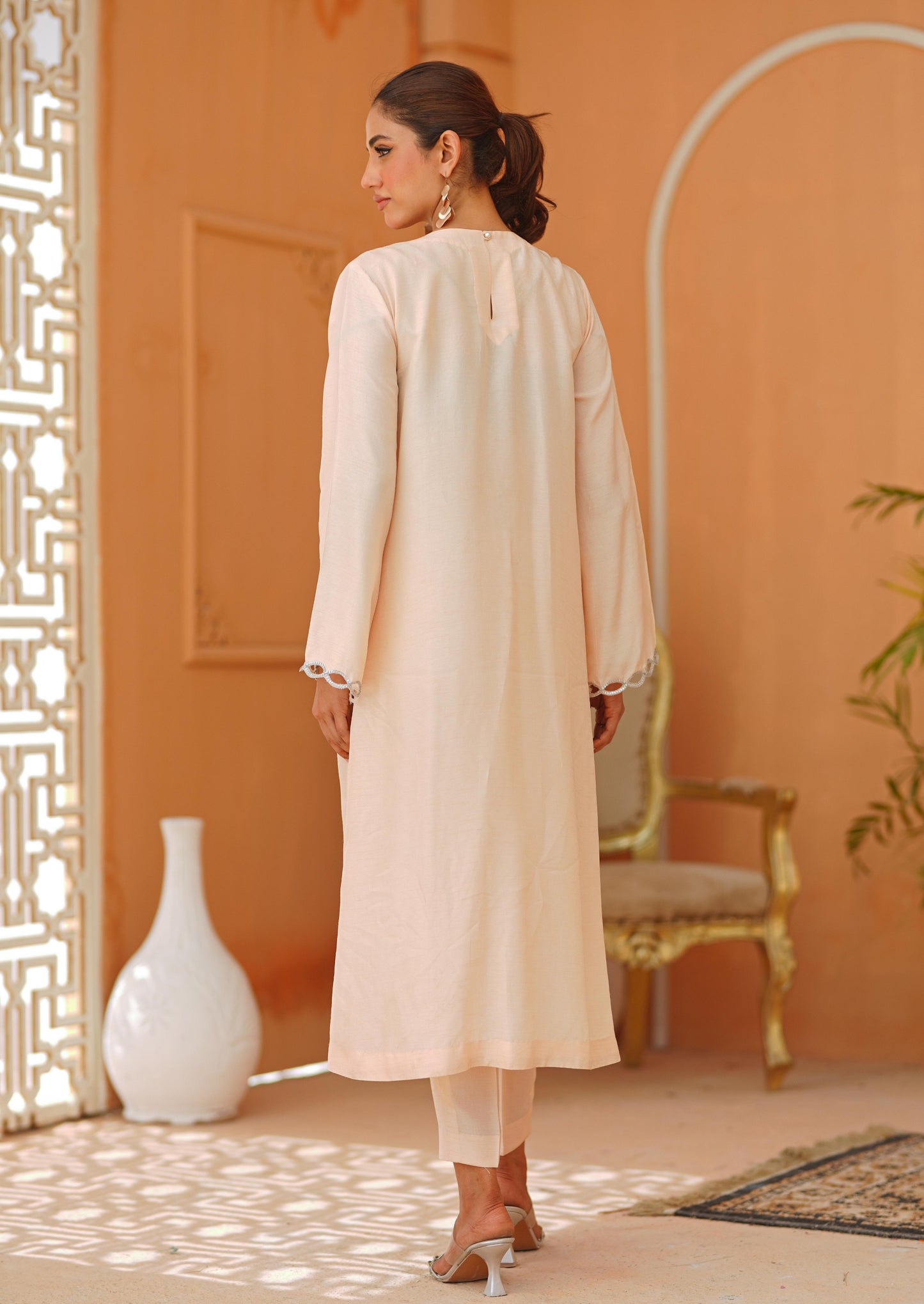 Beige Belle