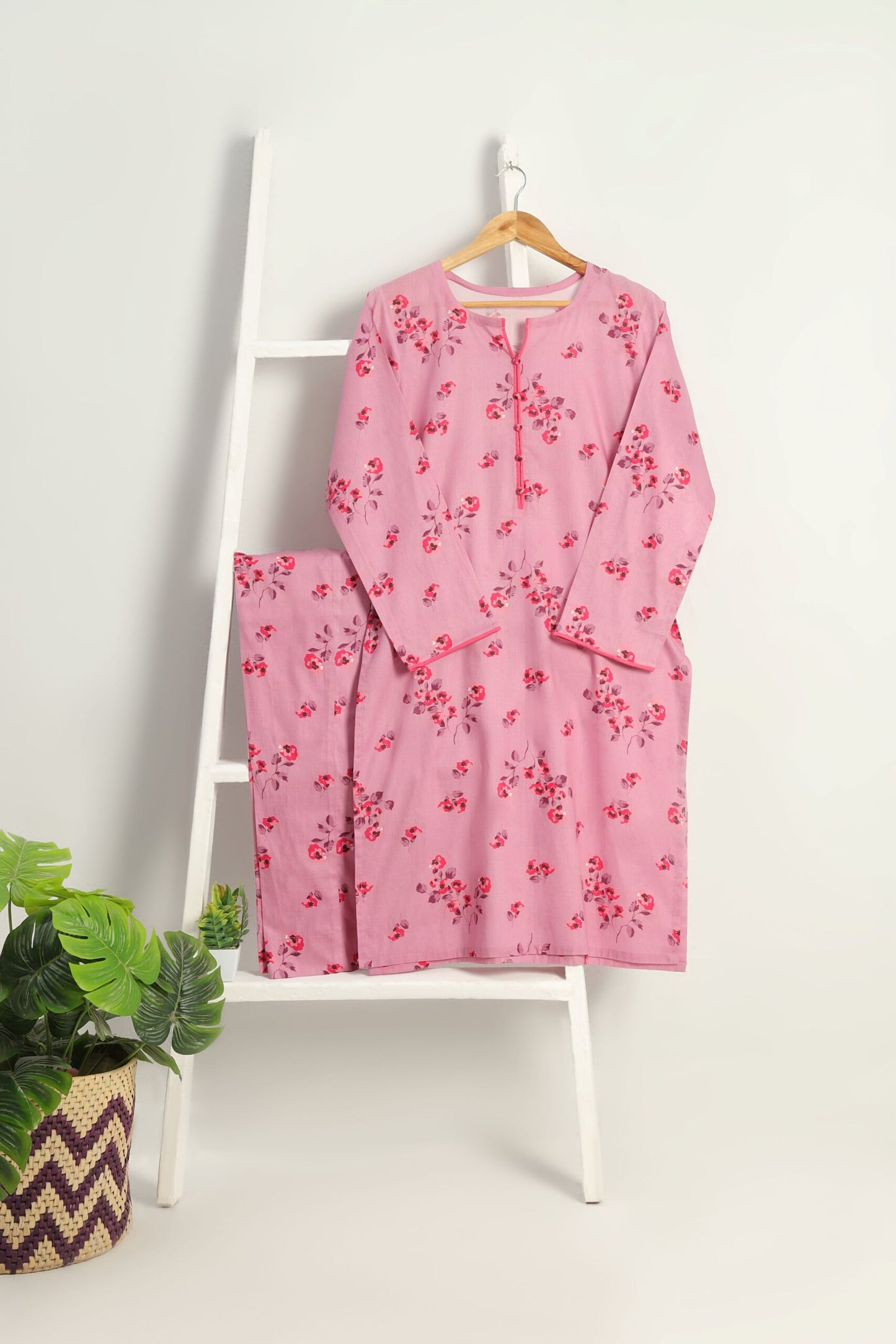 BERRY BLOSSOMS