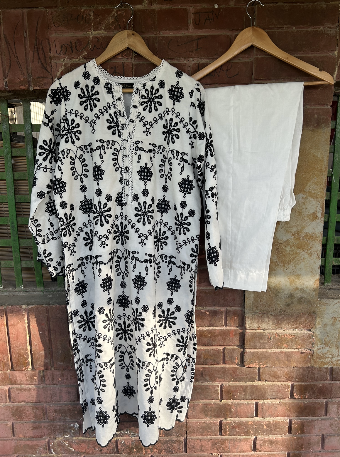 THE DAZZLING WHITES