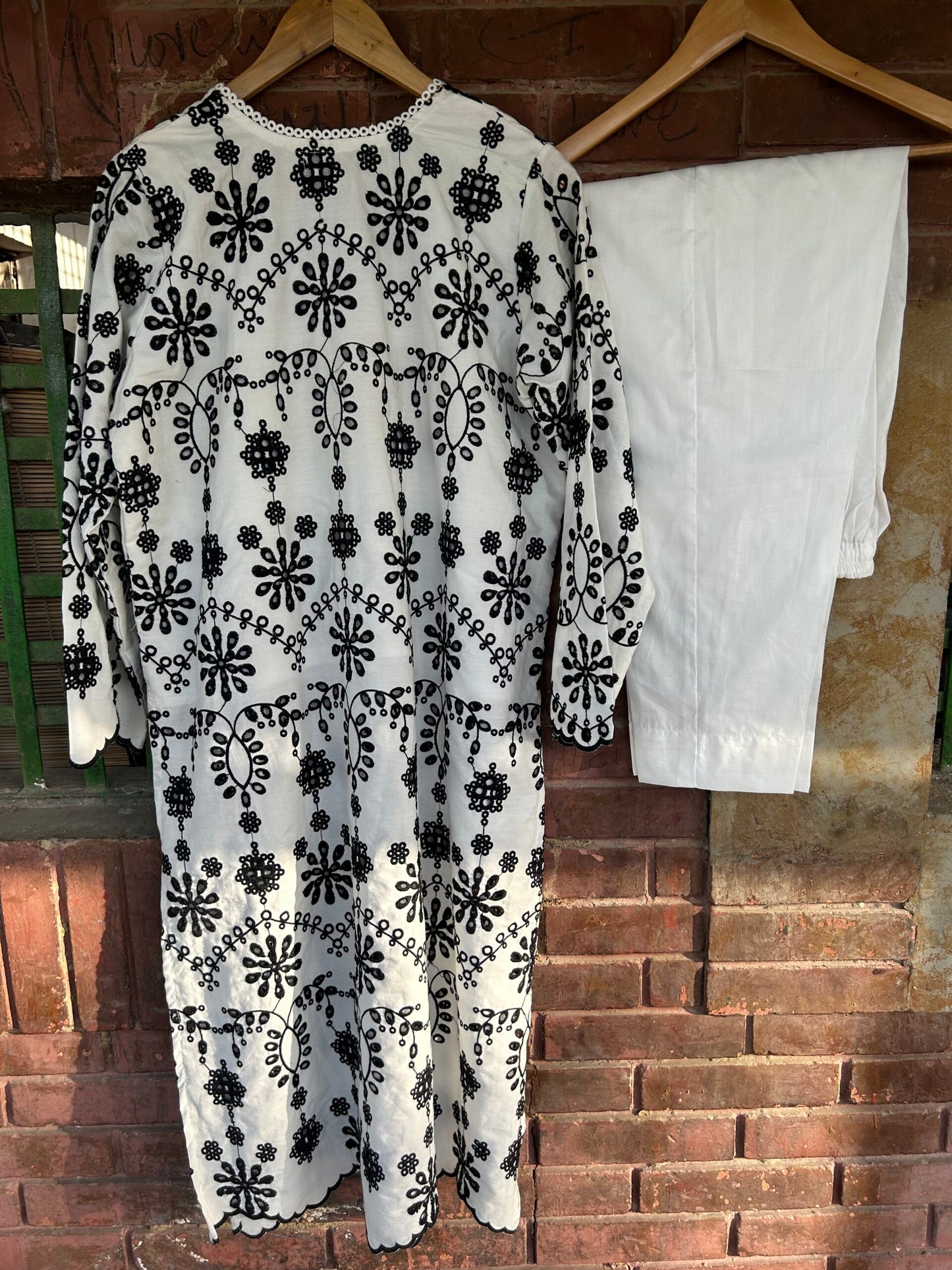 THE DAZZLING WHITES