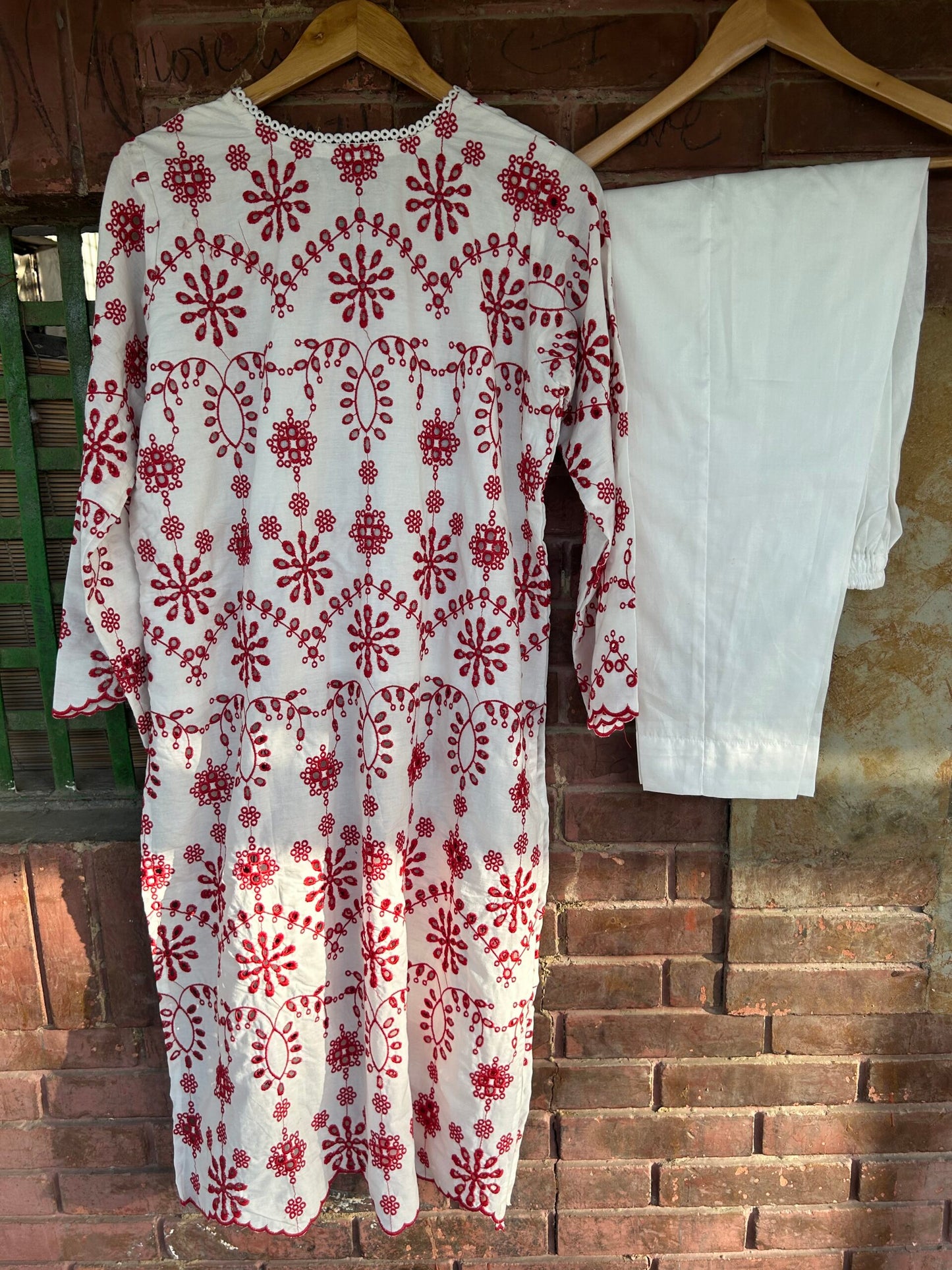 THE DAZZLING WHITES