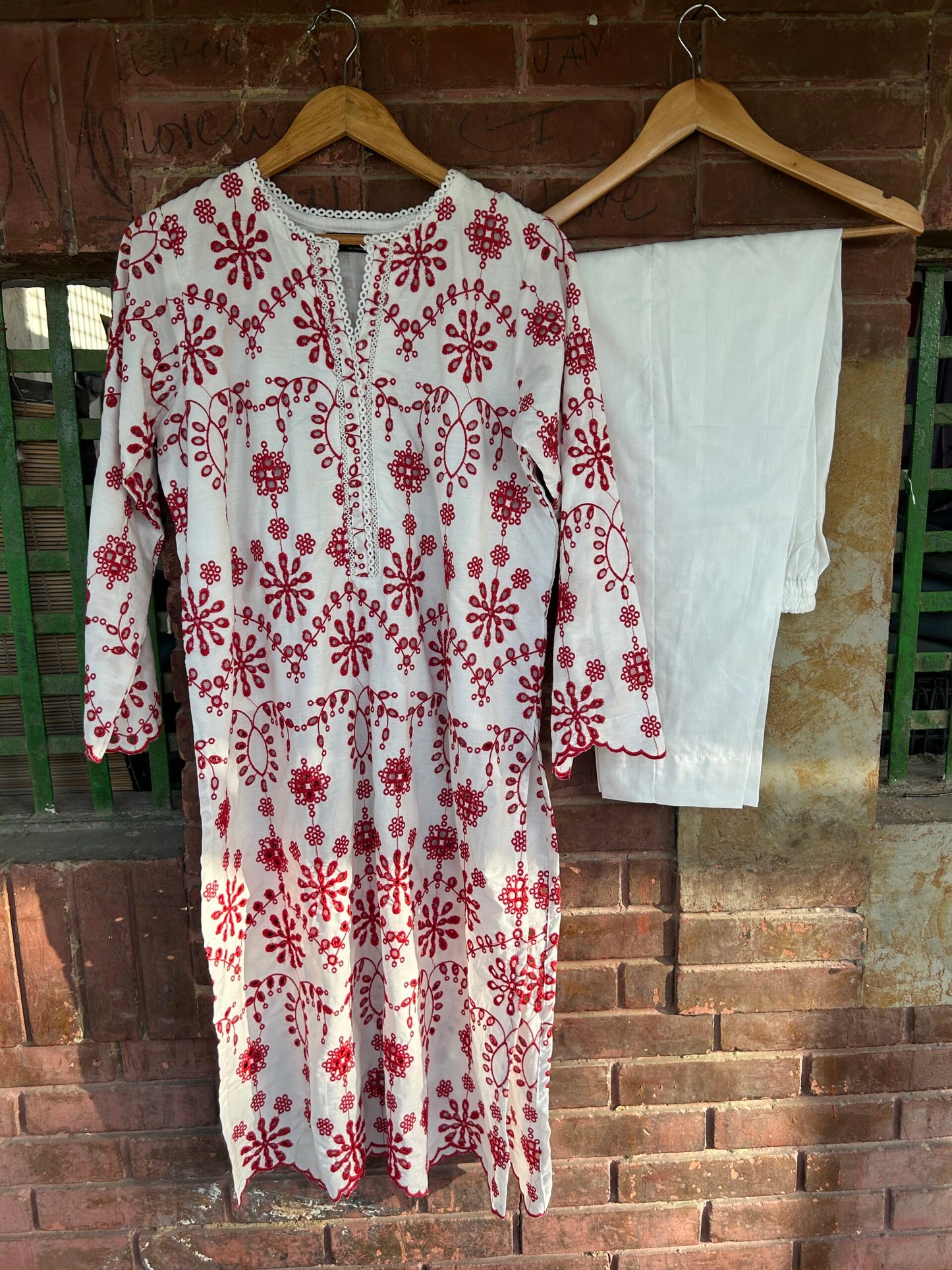 THE DAZZLING WHITES