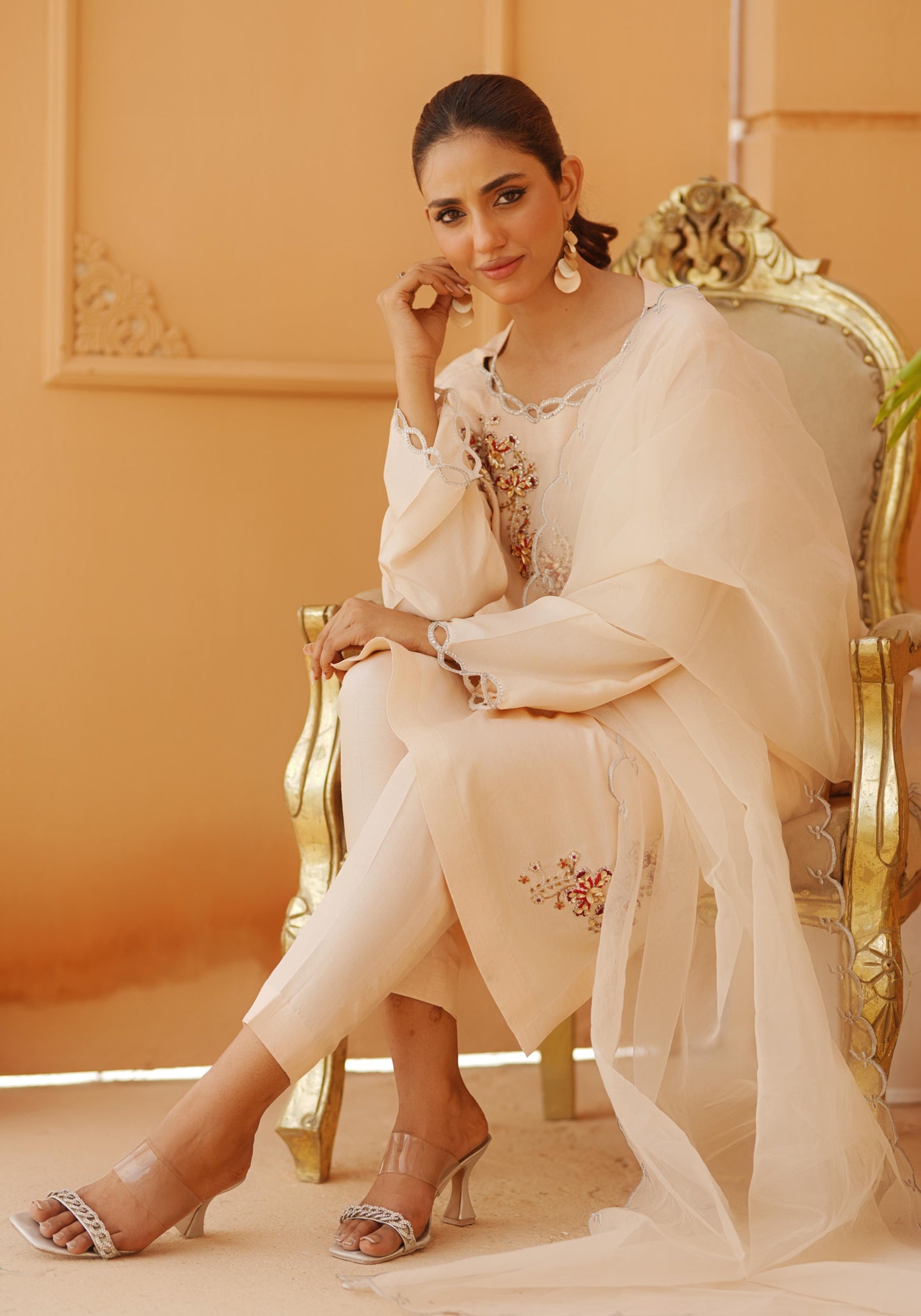 Beige Belle