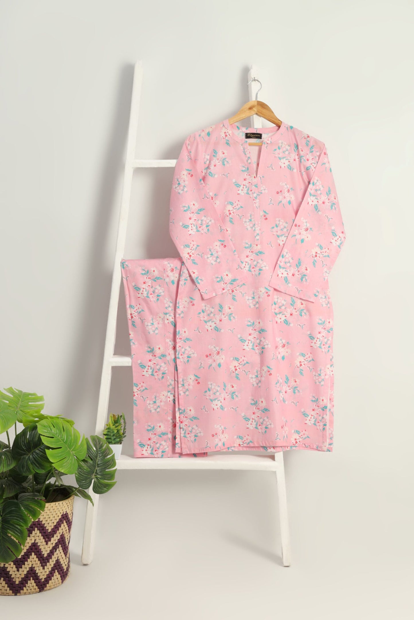 BLUSH BLOOMS