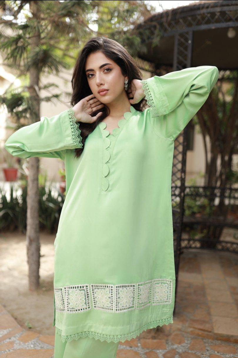 MINT GREEN