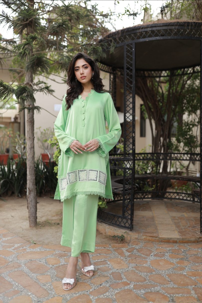 MINT GREEN